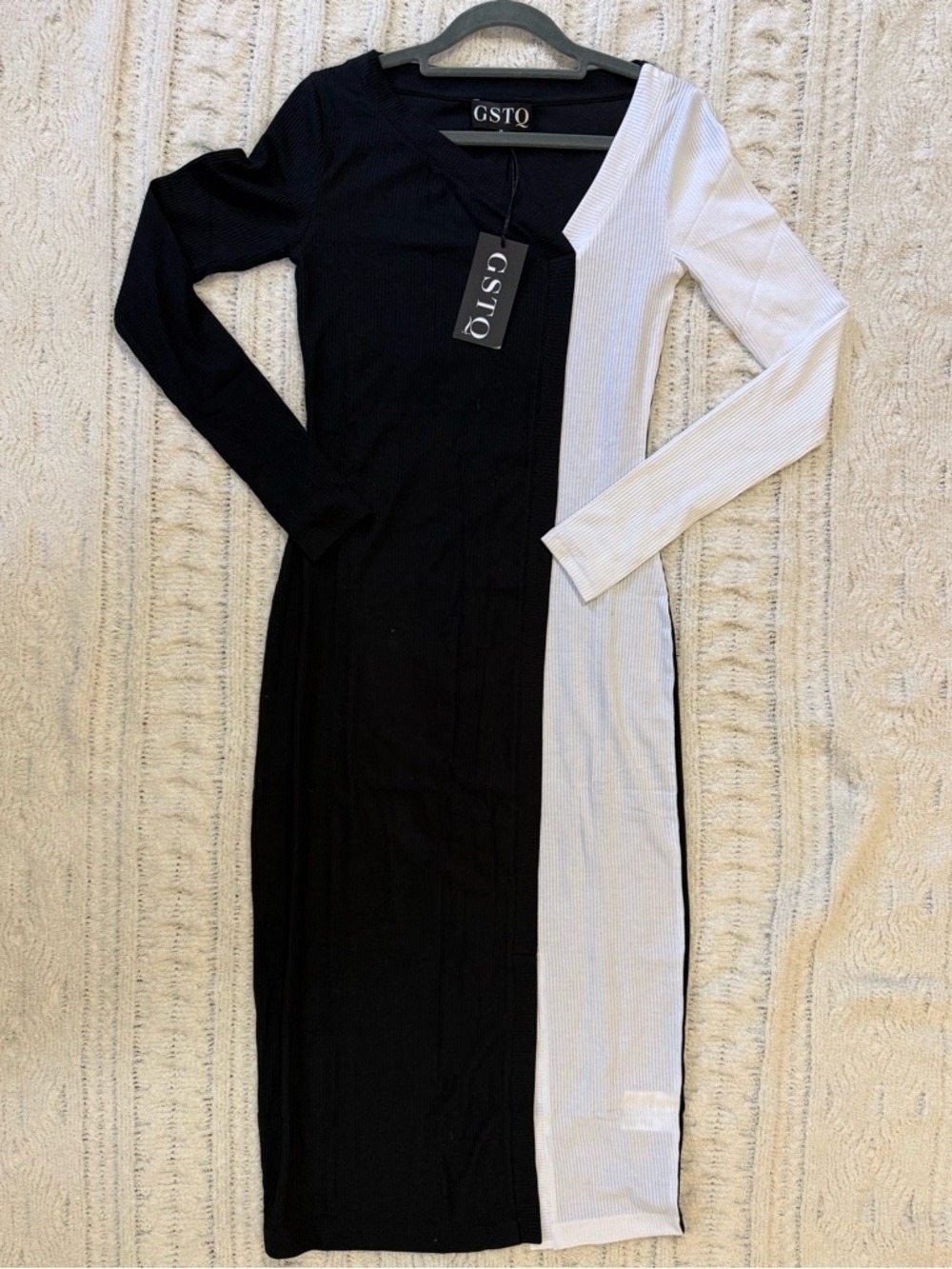 GSTQ Black and White Colorblock Rib Knit Midi Dress V Neck Long Sleeve Small NWT - Picture 13 of 14